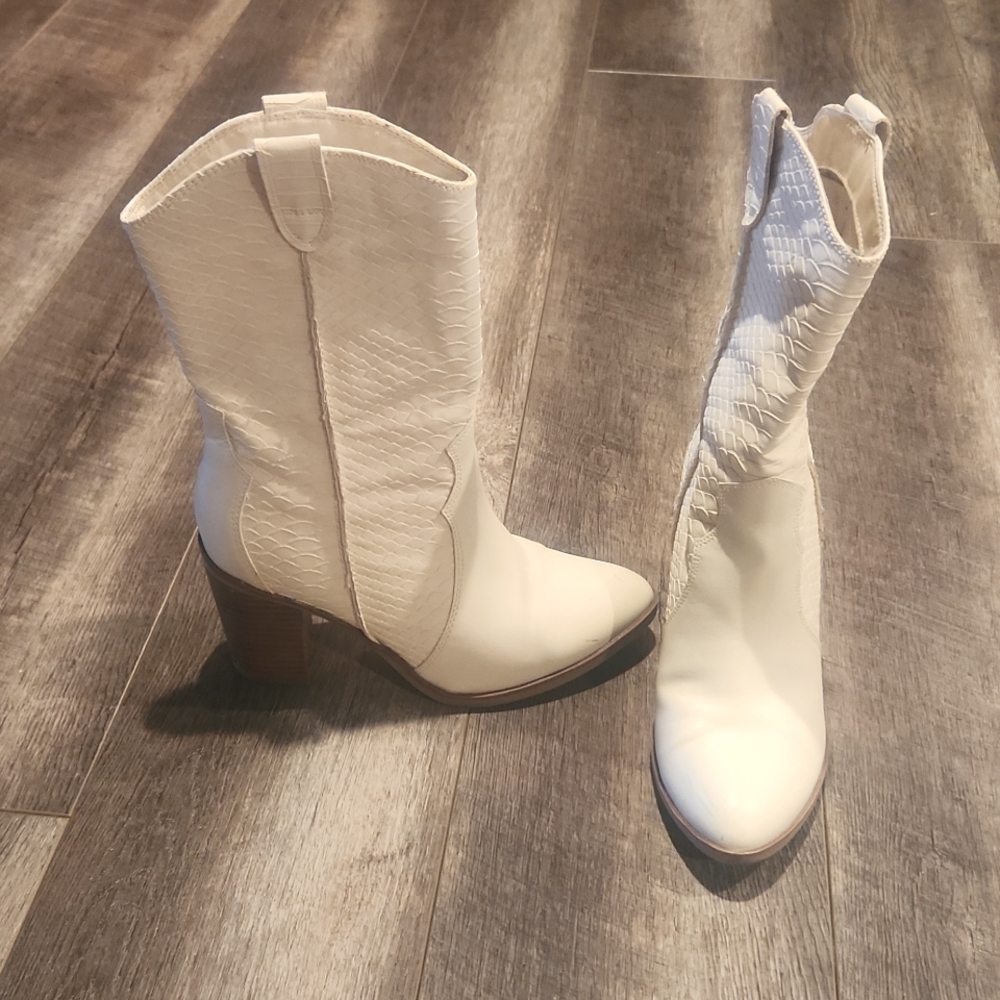 Cute Mid Booties